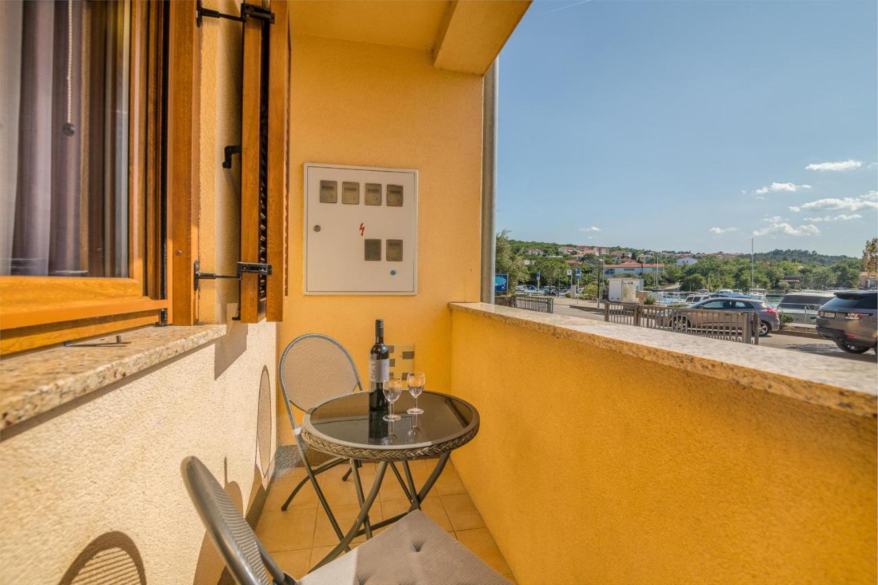 Apartments Celeste Климно Экстерьер фото