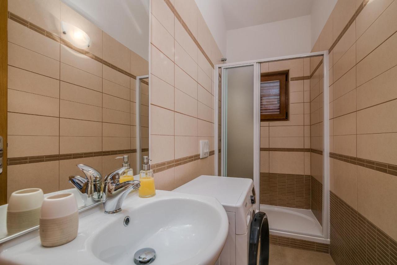 Apartments Celeste Климно Экстерьер фото