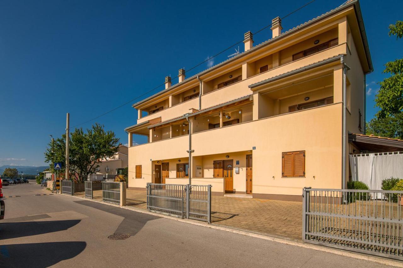 Apartments Celeste Климно Экстерьер фото