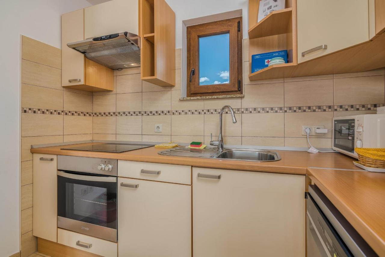 Apartments Celeste Климно Экстерьер фото