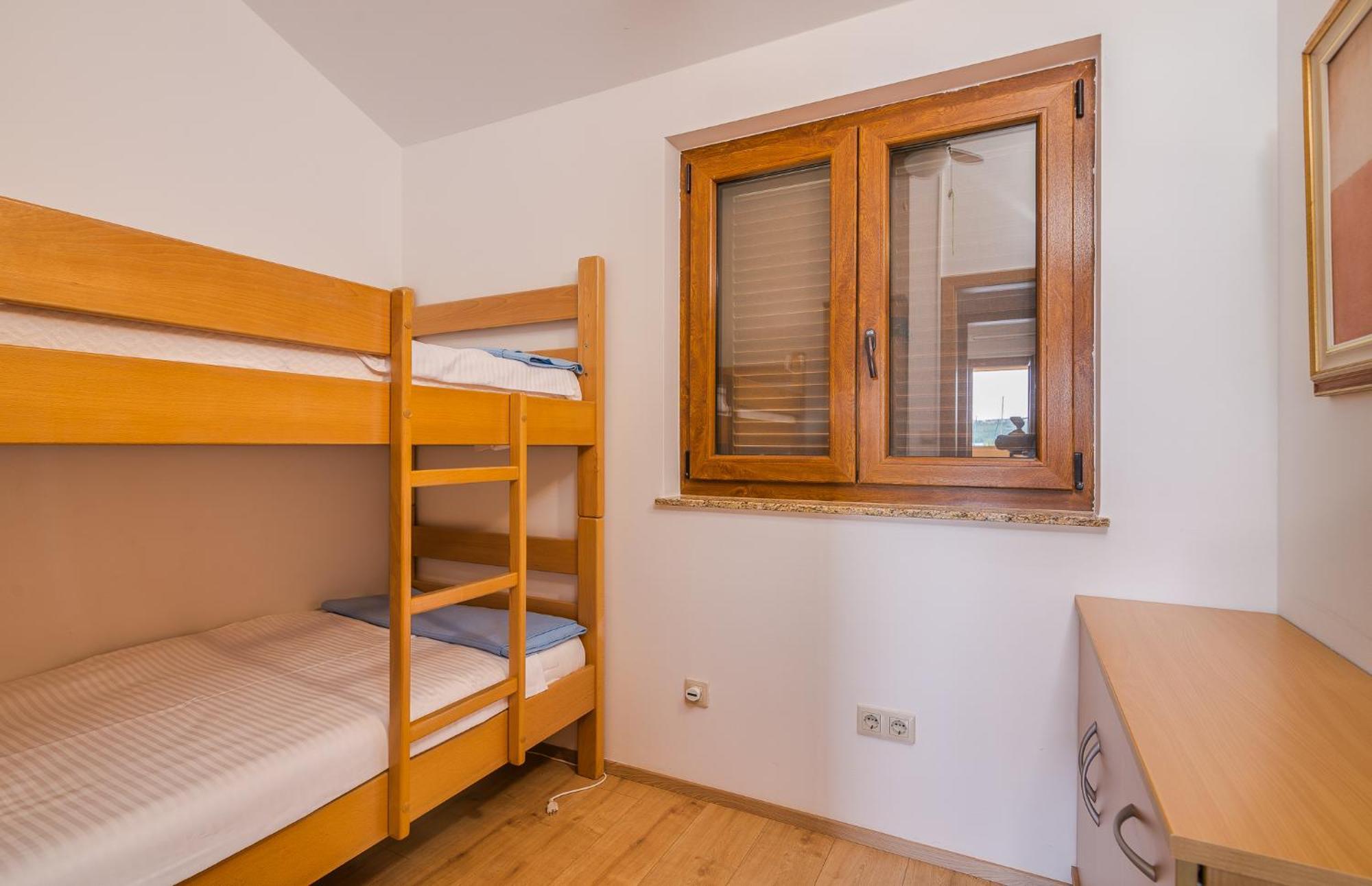 Apartments Celeste Климно Экстерьер фото