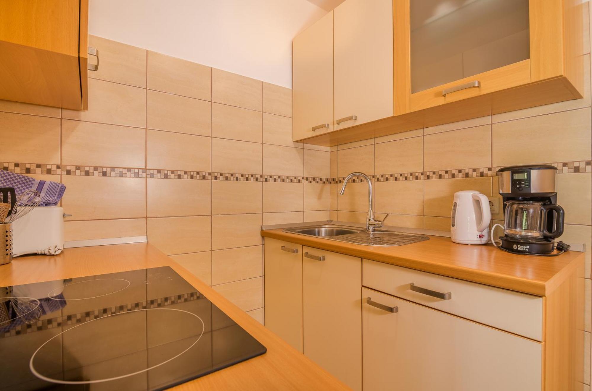 Apartments Celeste Климно Экстерьер фото