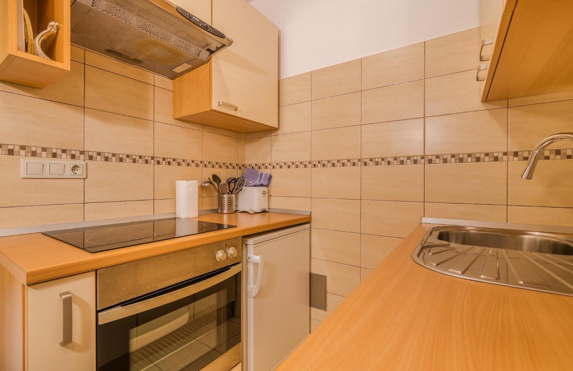 Apartments Celeste Климно Экстерьер фото