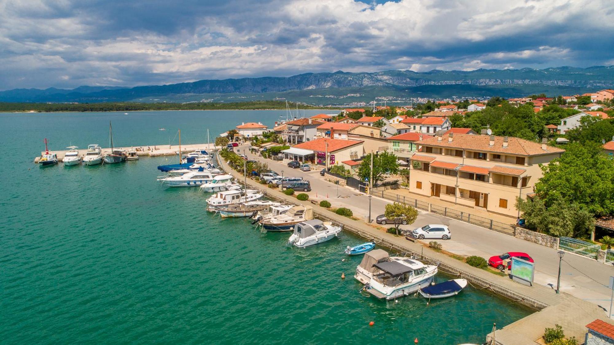 Apartments Celeste Климно Экстерьер фото